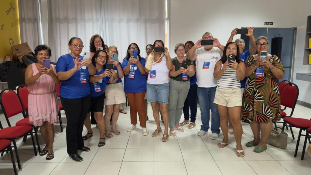 Alunos do Sesc 60+ em Linhares. Foto: Divulgação.