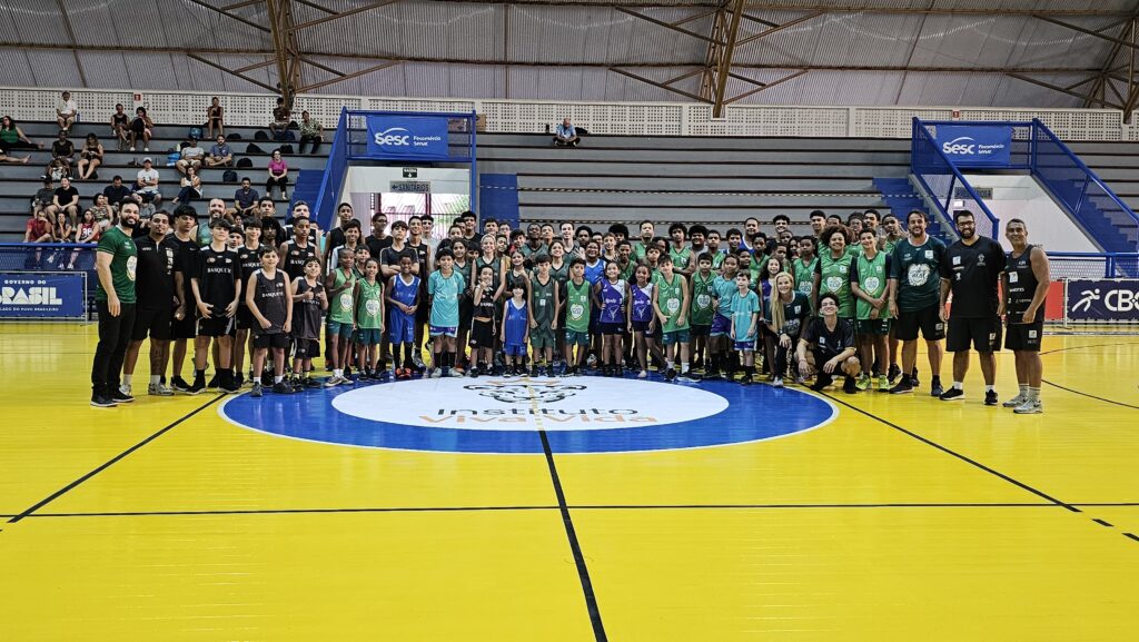 Aulão de Basquete com atletas da Liga Ouro no Sesc em Guarapari. Foto: Sesc-ES.