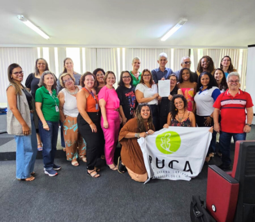 A gerente de Assistência Social do Sesc Cintya toma posse como conselheira do CONSEA-ES